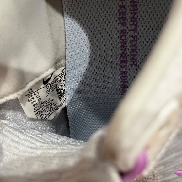 Nike React Infinity 3, W's size 11, White/Blue Tint/Volt/Rush Fuchsia - Picture 7 of 7